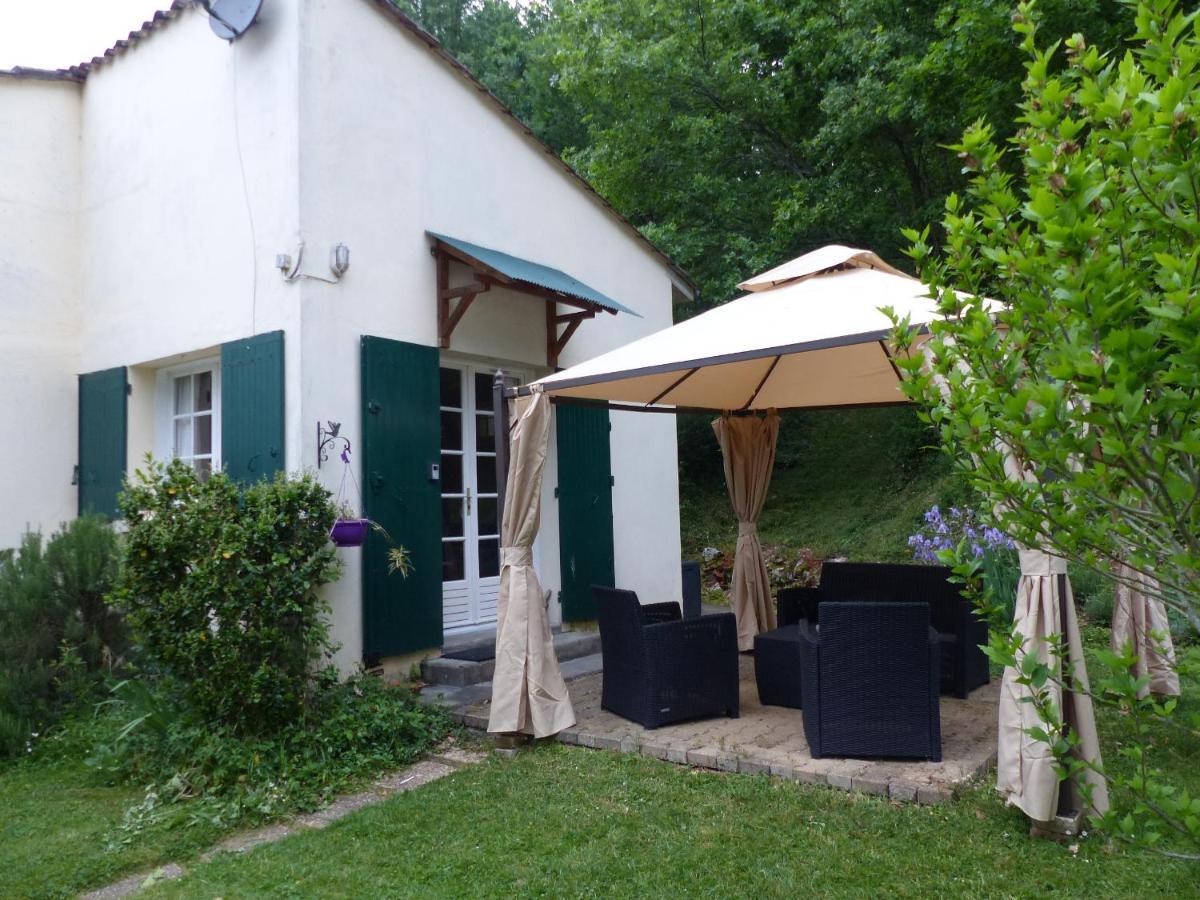 Les Volets Verts Lamothe-Montravel Exterior photo